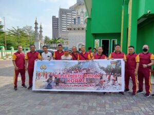 Polresta,Polsek Batu Ampar,Peduli Lingkungan Korve Bersama Masyarakat di Mesjid Baitus Syakur Sei jodoh Kecamatan Batu Ampar