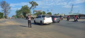 Polsek Batu Ampar pengaturan Strong poin pagi untuk Kelancaran pengguna jalan Raya di wilayah hukum Polsek Batu Ampar