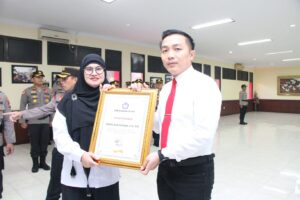 TRC PPA Polresta Barelang Terima Penghargaan dari Tim Reaksi Cepat PPA RI