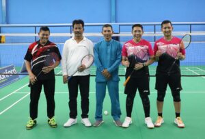 Perkuat Hubungan Bilateral,Kepala BP Batam BerMain Badminton Bersama Menteri Singapura
