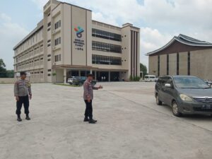 Polsek Sekupang Pengaturan Lalu Lintas Oleh Batara Biru selama peresmian Sekolah Universal Family Sekupang