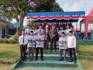 Polsek Sekupang pimpin upacara HUT RI ke 78 di Pondok Pesantren di Kelurahan Tanjung pinggir
