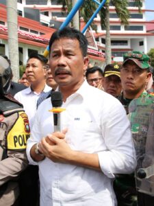 Kepala BP Batam H.Muhammad Rudi Temui Massa Aksi demo 