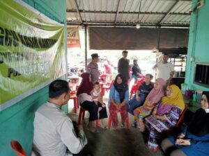 Polsek Batu Ampar Minggu Kasih Kamtibmas Bersama Masyarakat Di komplek BIntang Industri Kecamatan Batu Ampar