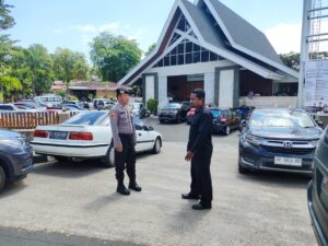 Polsek Batu Ampar Penggamanan Kegiatan Ibadah Minggu Di Gereja Wilayah Hukum Batu Ampar
