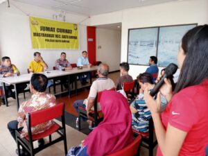 Jumat Curhat Polsek Batu Ampar di Komplek Nagoya Garden Kelurahan Seraya Kepolisian Masyarakat Bersinergi dalam Membangun Sitkamtibmas