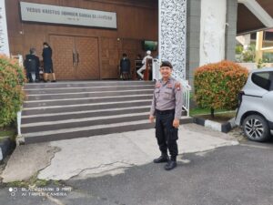 Polsek Batu Ampar Melakukan Pengamanan Ibadah Minggu di Gereja Prioritas di Batu Ampar