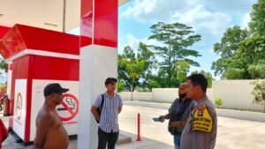Antisipasi Kebakaran, Bhabinkamtibmas Polsek Sekupang himbau Karyawan Pertashop