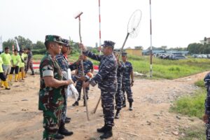 Program Kali Bersih Lantamal IV Di Batam Ajak Masyarakat Muara Sugai Sadai Jaga Kelestarian Lingkungan Sungai