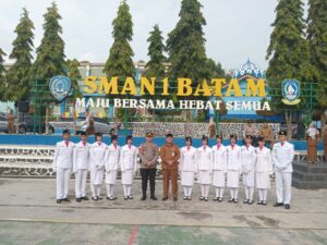 Kapolsek Sekupang Goes To School, sampaikan Bahaya berita Hoax Kepada Pelajar