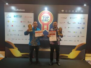 Berdedikasi pada GRC, PT PLN Batam Raih Dua Penghargaan TOP GRC Awards 2023