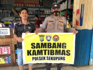Polsek Sekupang  Bhabinkamtibmas Tiban Lama Sambang dan Himbau Pemilik Dan  Pengunjung Bengkel