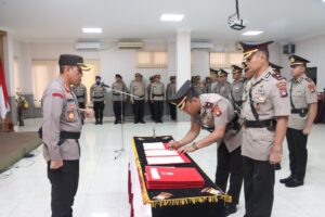 Kapolresta Barelang Pimpin Upacara Serah Terima Jabatan Kabagops, Kabag SDM, Kabaglog, Kapolsek Sekupang dan Kapolsek Belakang Padang
