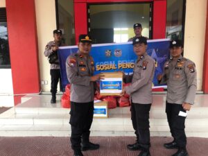 Polsek Batu Ampar Salurkan Bhakti Sosial Dalam Rangka Kuliah profesi Ke.3 Pengabdian Sespimmen Polri Angkatan 63 Santuni Anak Stunting Di Wilayah Hukum Polsek Batu Ampar