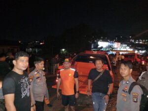 Balita 2 Tahun Hanyut di Sungai Tiban Kampung Pencarian Terus Dilakukan