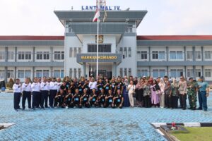 Danlantamal IV Lepas Putra Putri Terbaik Kepri Ikuti Seleksi Tingkat Pusat Caba PK TNI AL GEL.II