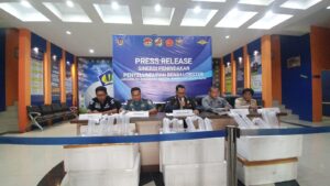 Sinergi TNI AL Lantamal IV, Bakamla RI, dan BC Berhasil Amankan 22 Box Benih Baby Lobster