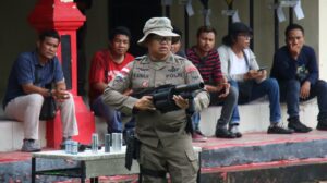 Polresta Barelang Bersama Brimob Polda Kepri Melaksanakan Latihan Rutin Terhadap Personel Satsamapta Dalam Penggunaan Flashball Gas Air Mata