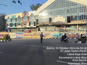 Kegiatan pengaturan Jalan Strong poin pagi di wilayah Polsek Lubuk Baja kota Batam