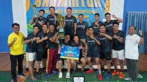 Peringkat Pertama PLN Batam Badminton Turnamen 2023 Diraih Polda Kepri