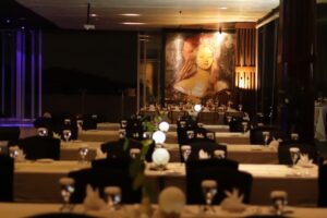 La Bella Vita Roof Top Bar BWP Luncurkan Menu Andalan Steak Premium dengan Konsep Baru