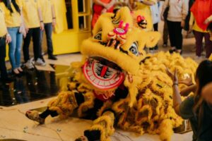 Ajak Keluarga Rayakan Imlek Tahun Naga Kayu di Yello Hotel Harbour Bay Batam