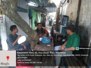 Pastikan Keamanan dan Kenyamanan di Wilayah Terjaga dengan Baik, Serda Dedi Rutin Lakukan Komsos Bersama Warga