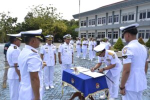 Remajakan Organisasi,Danlatamal IV Batam Pimpin Upacara Sertijab Komandan Satrol Dan Asops Danlantamal