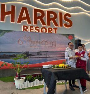 Ultah ke 6 HARRIS Resort Barelang Batam Berbagi Berkah