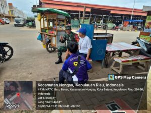 Babinsa Batu Besar Ajak Warga Binaan Jaga Kekompakkan dan Keharmonisan di Lingkungan
