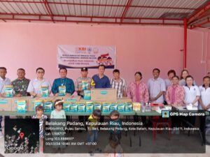 Babinsa Tanjung Sari Hadiri Kegiatan Penyerahan Susu untuk Anak Stunting di Wilayah Binaan