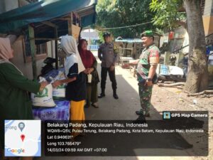 Komsos Bersama Warga Pulau Terong, Koptu Dedi Ajak Warga Terapkan Hidup Saling Tolong Menolong