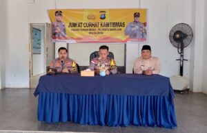 Wakapolresta Barelang Sambangi Warga Seibeduk dalam Jumat Curhat