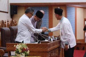 Tok! Fraksi DPRD Kota Batam Setujui Ranperda Penyelenggaraan Pemakaman
