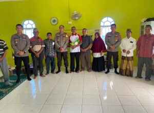 Polsek Batu Ampar Rutin lakukan Kegiatan Jumat Curhat Bersama Warga Kelurahan Batu Merah Kec.Batu Ampar