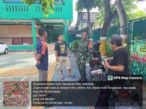 Babinsa 06 Kelurahan Belian Lakukan Komsos di Wilayah Binaan