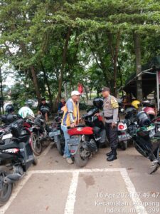 Sambangi Warga, Bhabinkamtibmas Polsek Sekupang Sampaikan Pesan Kamtibmas
