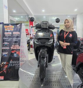 Menjadi Trend Center dengan Stylo 160 yang Fashionable