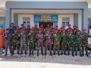 Danlantamal Tinjau Personil TNI AL yang Bertugas di GArda Terdepan Pulau Nipah