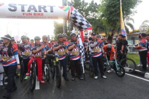 Kapolda Kepri Buka Fun Bike Hari Bhayangkara ke 78 di Lapangan Pamedan Tanjungpinang