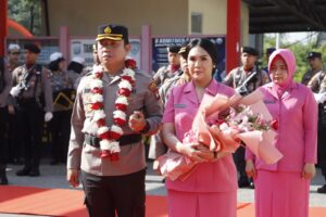 Tradisi Welcome Dan Farewell Parade Iringi Pisah Sambut Kapolresta Barelang