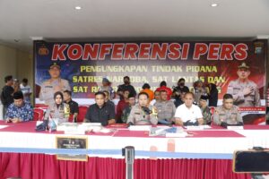 Polresta Barelang Ungkap Tersangka Peredaran Gelap Narkotika Jenis 4.054,3 Gram Sabu dan 900 Butir Ekstasi