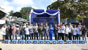 Danlantamal IV Mewakili Persana 92 Salurkan Bantuan Sembako ke Masyarakat, 32 Tahun Setia Mengabdi untuk Negeri 