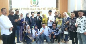 Keluarga Haji Maryon dan Muhammad Arief Bangga dan Terharu Atas Pelantikan Dycho Bercelona Maryon Menjadi Anggota DPRD Kota Batam