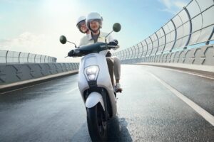 Ini Loh.,Tips Berkendara dengan Sepeda Motor Electric
