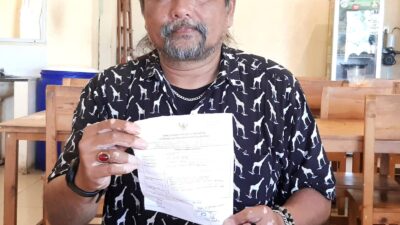 Ket.Foto : Ketua DPP LSM Corruption Indonesia (LSM -CCI) Agustien Hartoyo Lumbangaol di Kantor Ombudsman