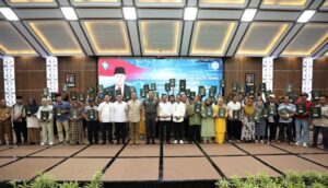 Menko Agus Harimurti Yudhono Serahkan SHM Warga Terdampak Pengembangan Kawasan Terpadu Rempang Eco-City