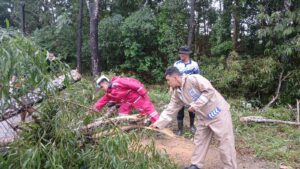 Bhabinkamtibmas Tiban Baru Laksanakan Cooling System Dukung Program Ketahanan Pangan di Batam