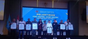 Pengurus PWI Kepri : PWI Batam dan IKWI Kepri Resmi Dilantik, Ketua Umum PWI ajak Jurnalis Patuh Kode Etik