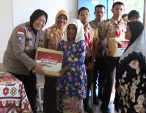 Polresta Barelang Sosialisasikan Kampung Bebas Narkoba dan Layanan Call Center 110 di Pulau Jaloh
